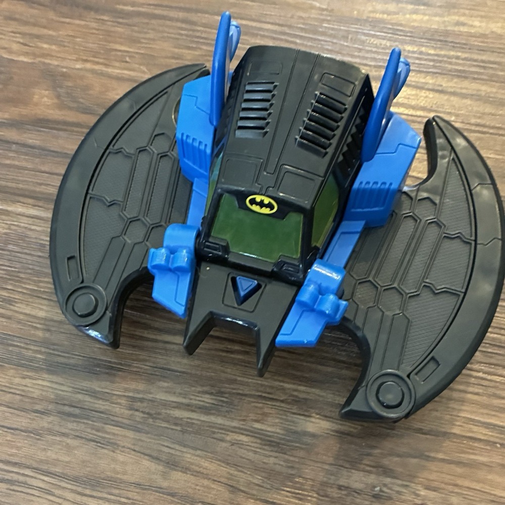 Imaginext DC Batwing Handheld Flying Batmobile